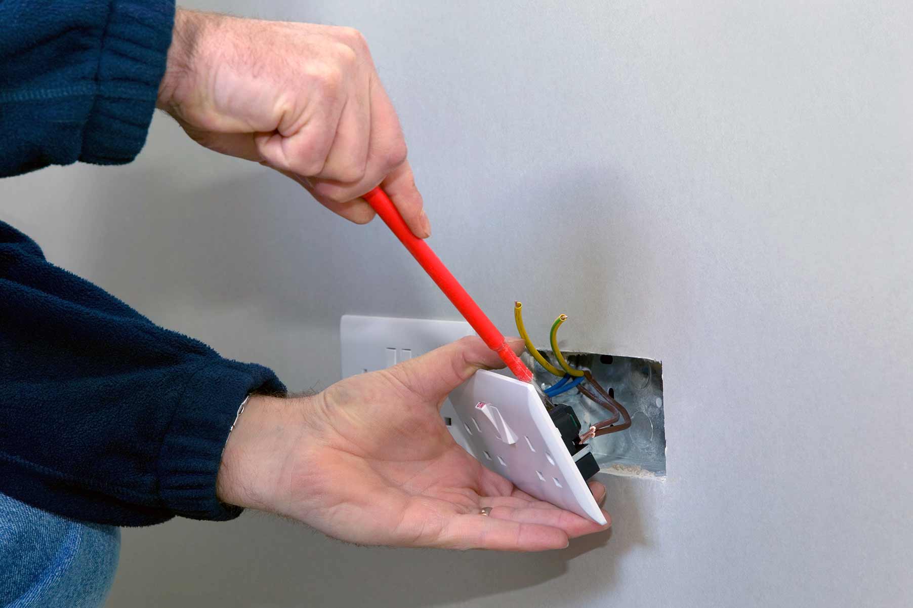 Our electricians can install plug sockets for domestic and commercial proeprties in West Kilburn and the local area. 